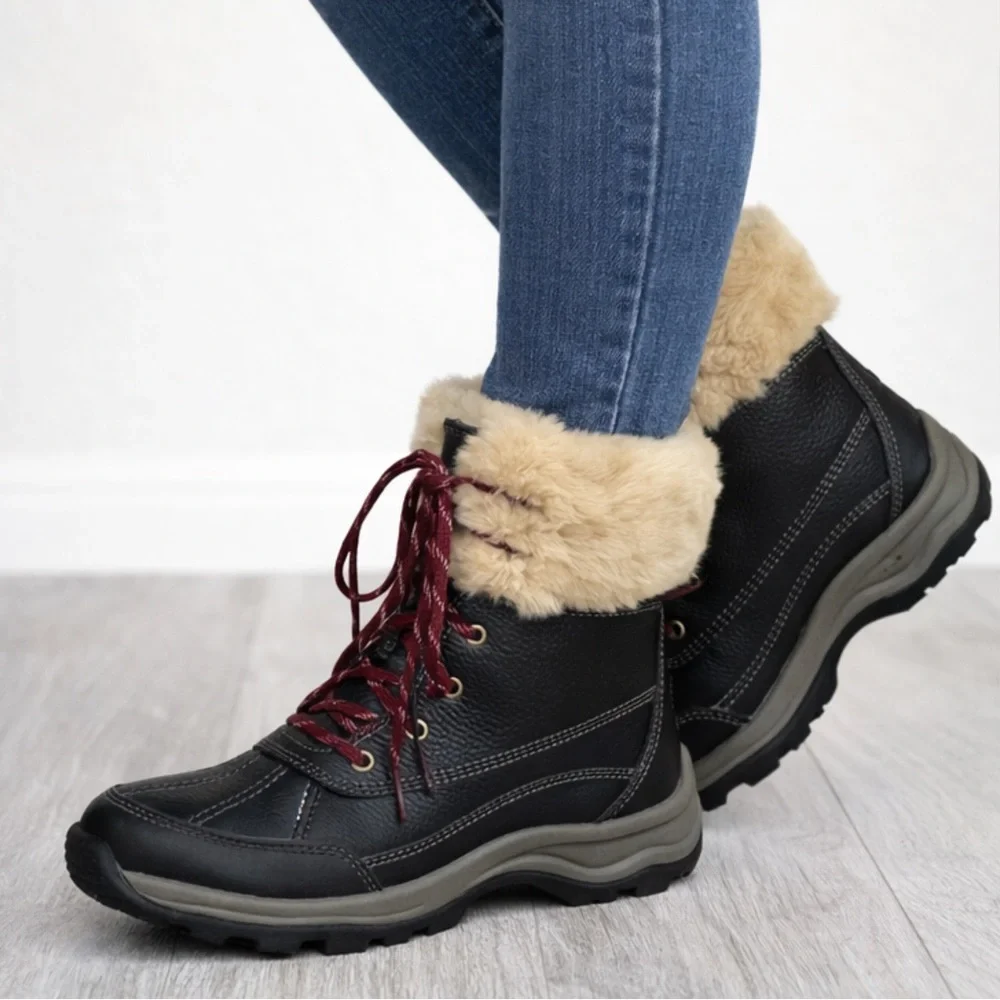 Clarks Winter Boots Leather Lined Women’s Black Size 5